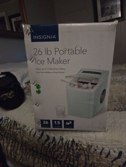 Insignia 24lb ice maker