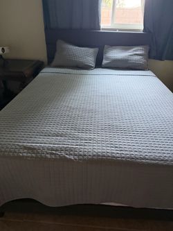 Headboard and mattress plus comforter