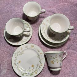 Noritake Reverie 4 Cups,  Saucers & Bread/Dessert Plates 7191-Butterfly Flower