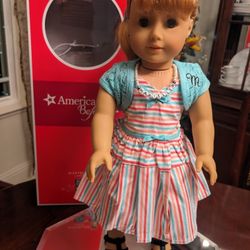 American Girl Doll, Maryellen Larkin, Play And Play Stand, Earrings, With Box - Excellent Condition