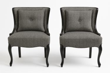 🪑 Vintage Reupholstered Accent Chairs – Set of 2 (Authentic Vintage Frames