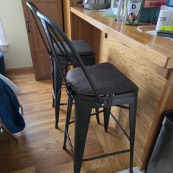 Bar Stool With cushions