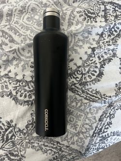 Nice CORKCICLE STANDARD CIRCLE Water Bottle Canteen KEEPS DRINKS SUPER COLD FOR A LONG TIME!!!