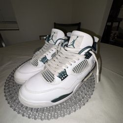 Used Jordan 4 Retro Oxidized Green Size 10