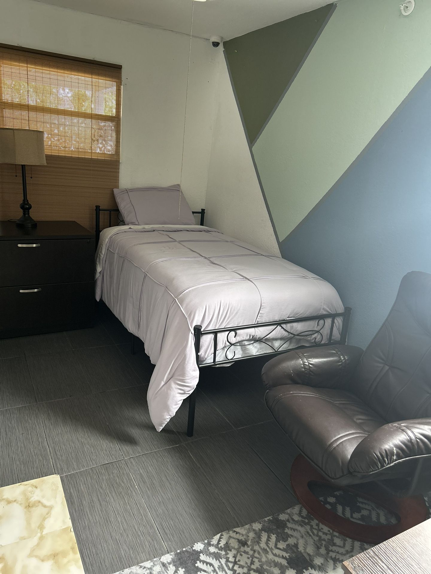 Twin Bed