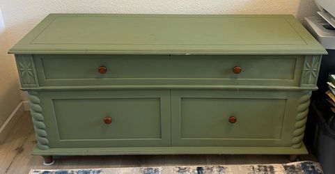 Beautiful Vintage Style Hope Chest