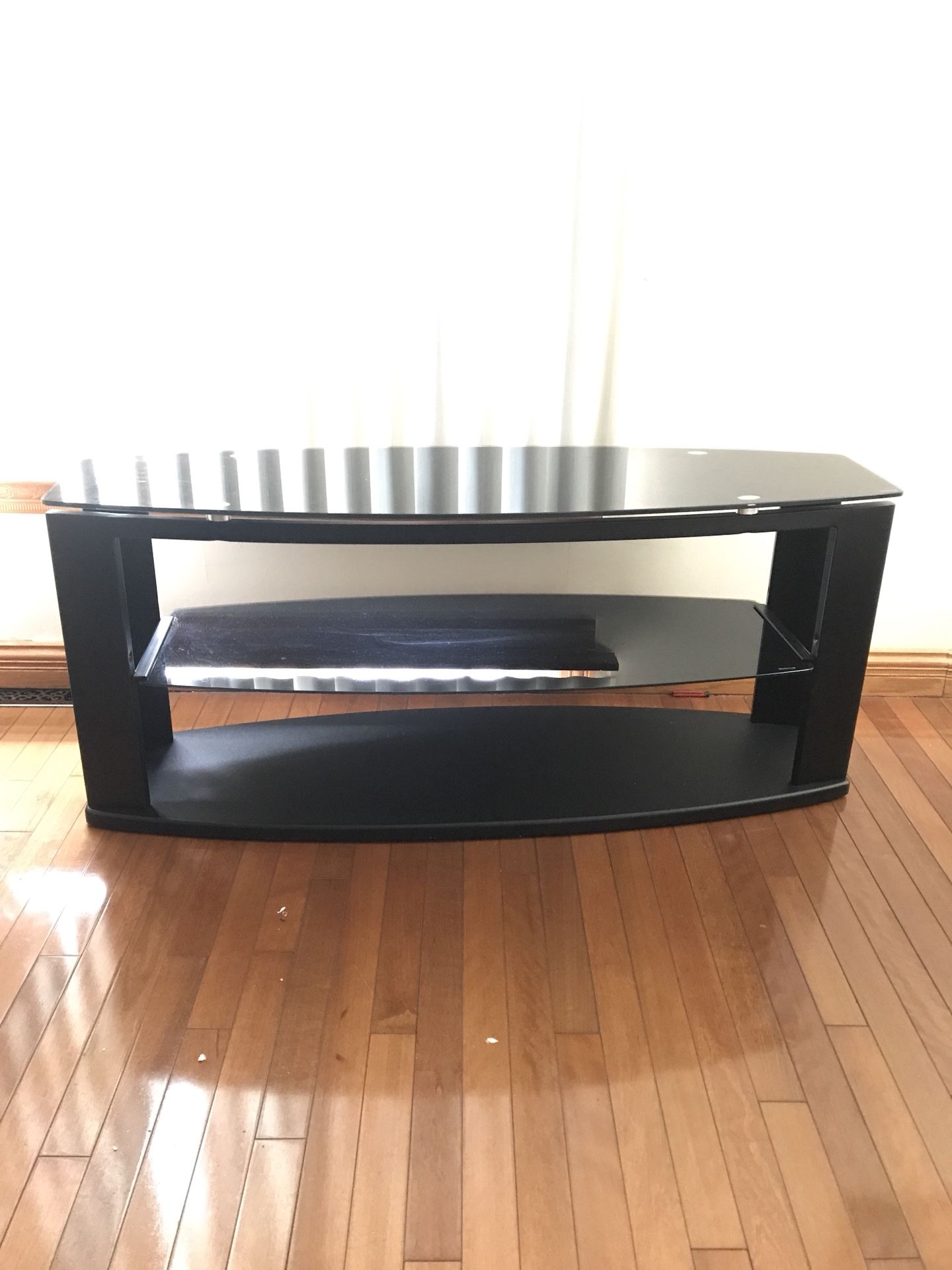 GUSDORF. TECHCRAFT BTB5026 tv stand