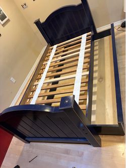 Wooden Trundle Bed