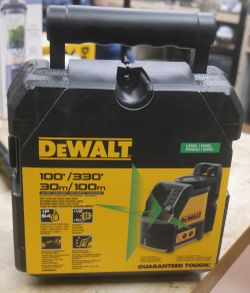 Dewalt DW088CG Self Leveling Green Cross Laser Level 100'-330’ NEW.