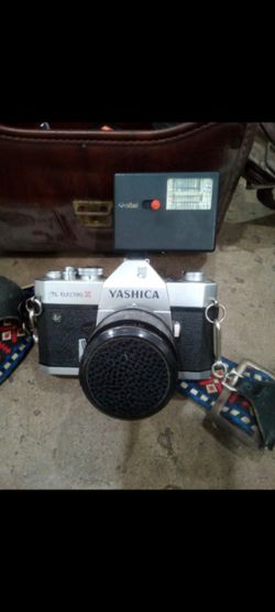 Vintage camera everything works