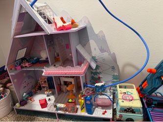 LOL WINTER HOUSE