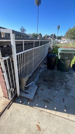 Electric gate stuck or not opening? Fast solution for motor, chain, and sensor issues