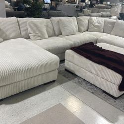 OM• $38 Initial • Brand New Lindyn 5 Piece Sectional With Chaise 