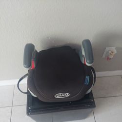 Graco Booster Seat And Car Seat :Must GO!