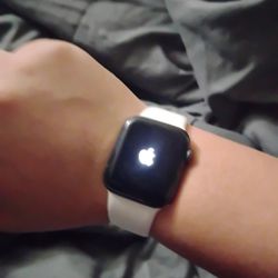 Apple Watch SE (OFFER PRICE)