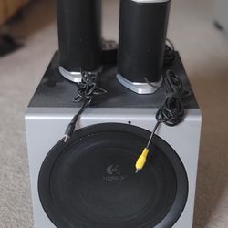 Logitech 2.1 Speakers