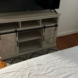 Tv. Stand, Like New