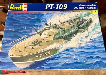 Revell 1/72 PT 109 Patrol Boat Plastic Model Kit John Kennedy