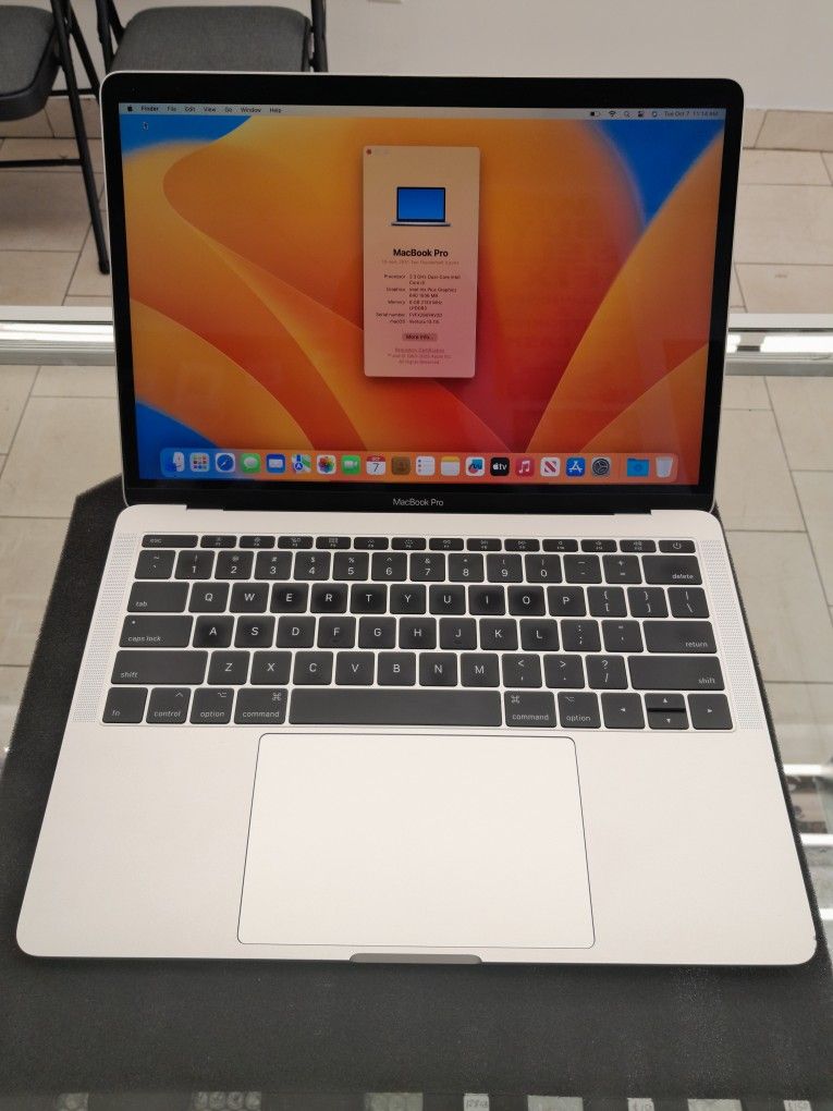 Apple MacBook Pro Laptop Core i5 2.3GHz 8GB RAM 256 GB SSD 13" Silver (2017)