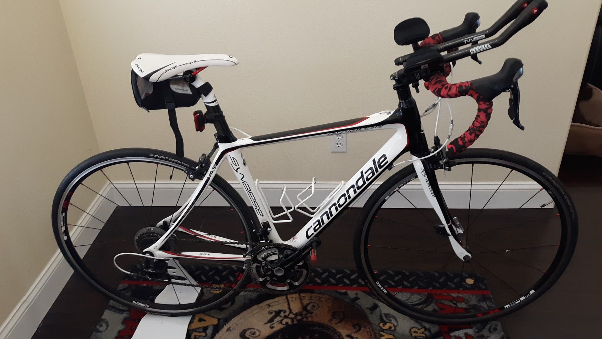 CANNONDALE synapse all carbon bicycle