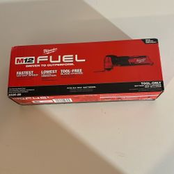 Milwaukee FUEL M12 Multi - Tool