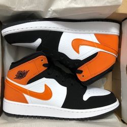 Air Jordan 1 Mid "Shattered Backboard"