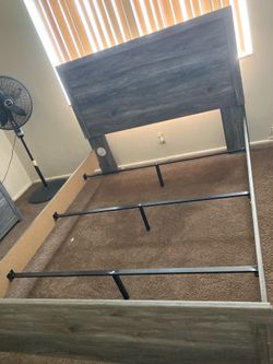 Queen bedroom and dresser with mirror