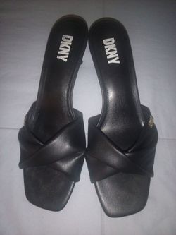 DKNY SHOES