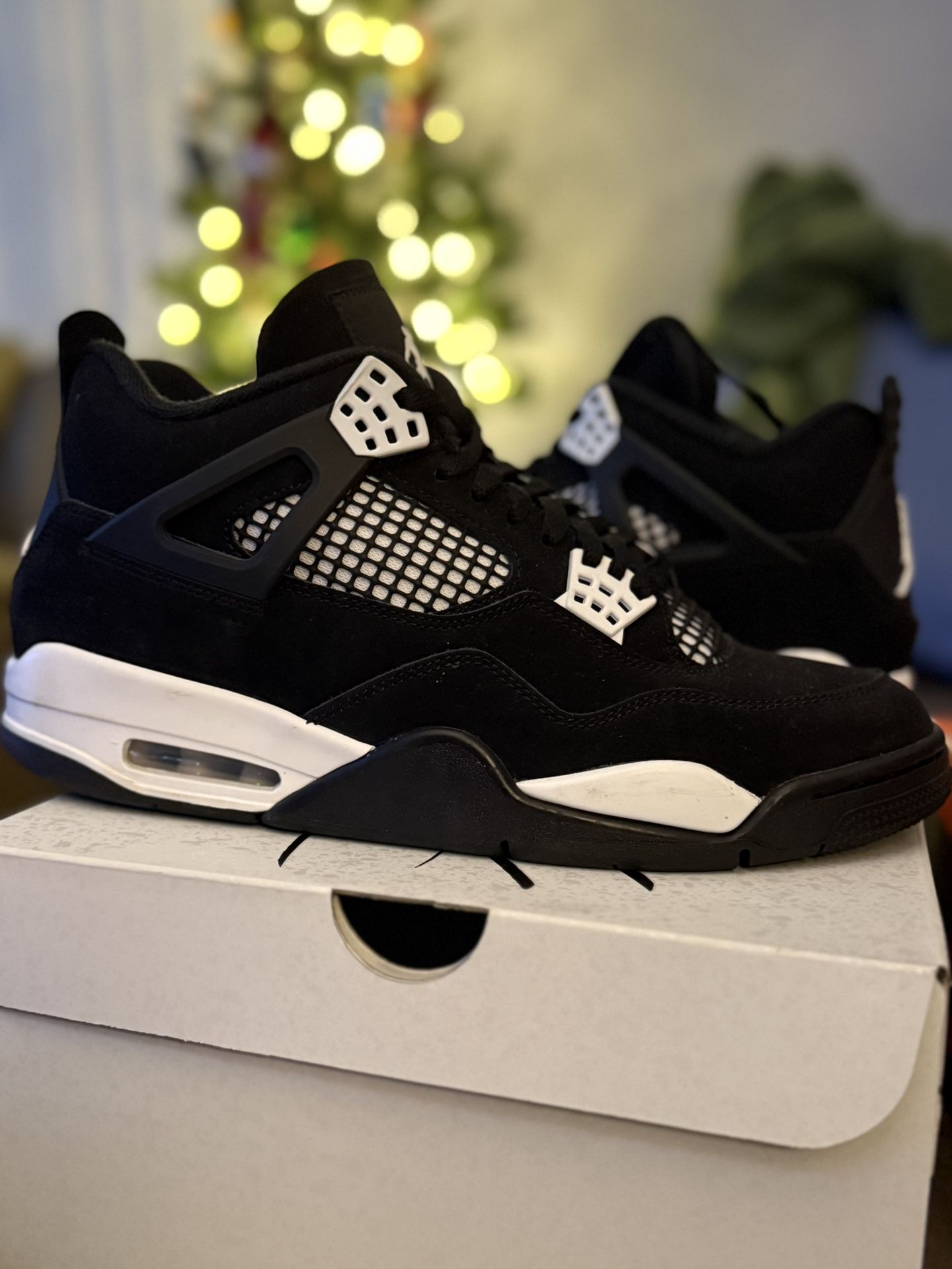 Air Jordan 4 White Thunder