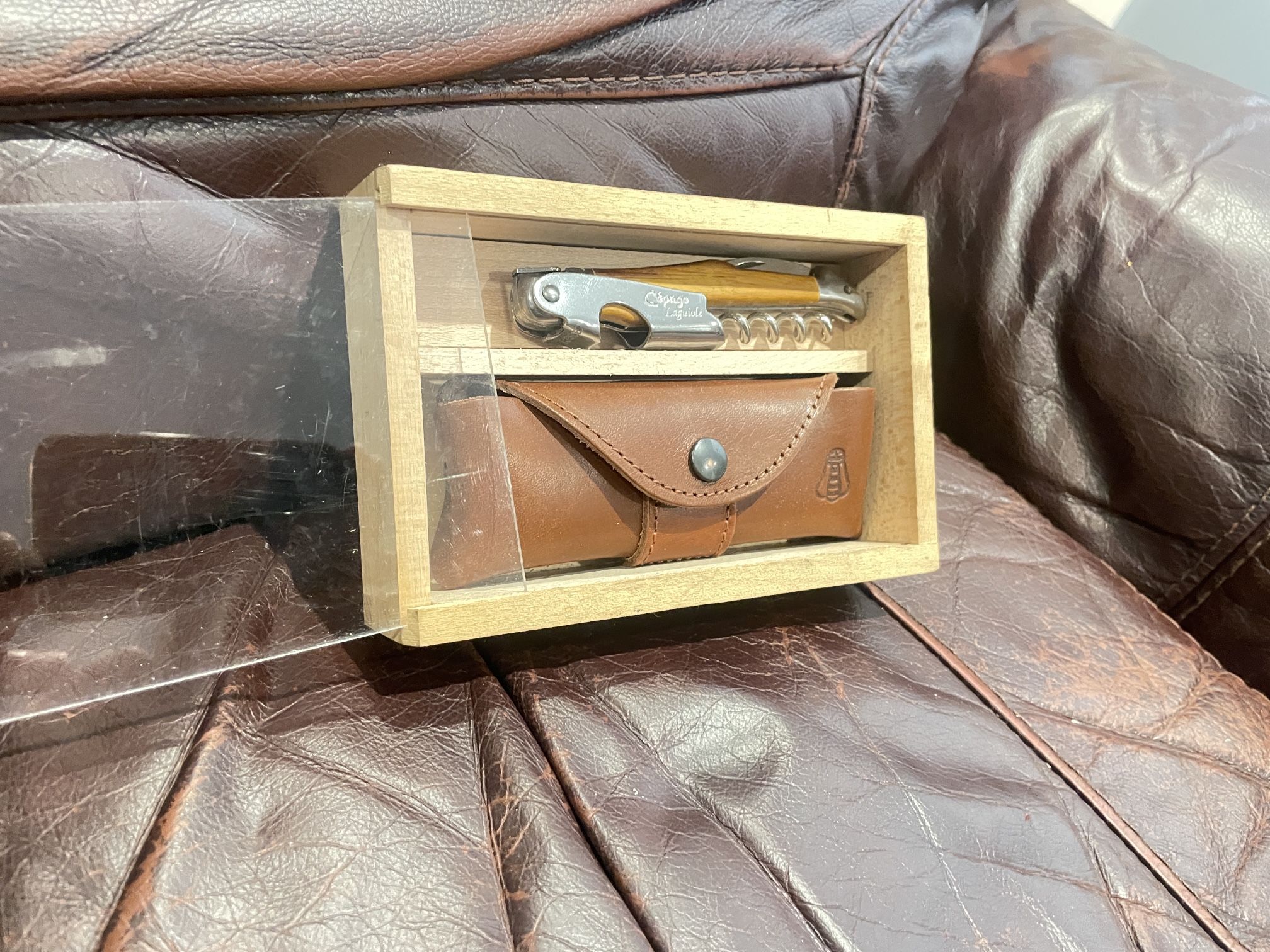 Laquiloe Wine Opener With Leather Case