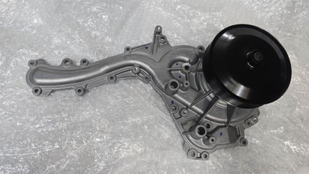 OEM 2021-2026 Ford F650 F750 6.7L Diesel Engine Water Pump LC4Z-8501-B
