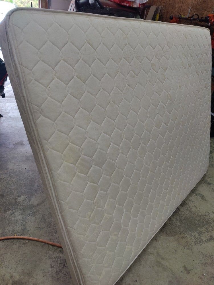 RV queen mattress Free