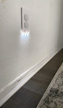 Led  Night Light Sensor Outlet  Wall Cover. 