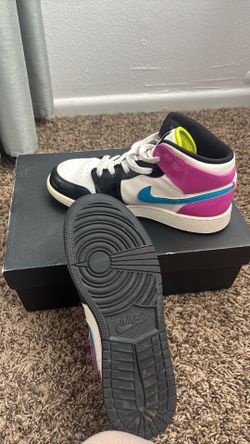 Air jordan 1 Mid white black cyber pink size 5