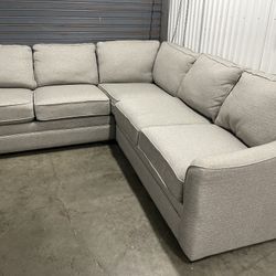 (DELIVERY AVAILABLE) Modern Gray Sectional Sofa – Clean & Comfortable