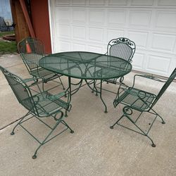 Wrought Iron Table And 4 Bouncy Spring Chairs, Delivery Available If Needed For Extra