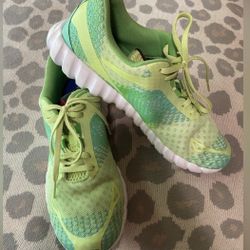 $20 Womens Reebok Shoes 