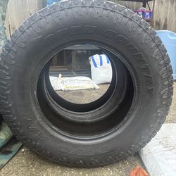 275/70/18 Pair of Truck Tires 1/4 Wear