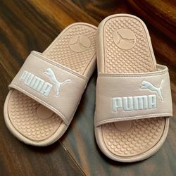 Pumas Sandals for Girl’s Size 10 💕