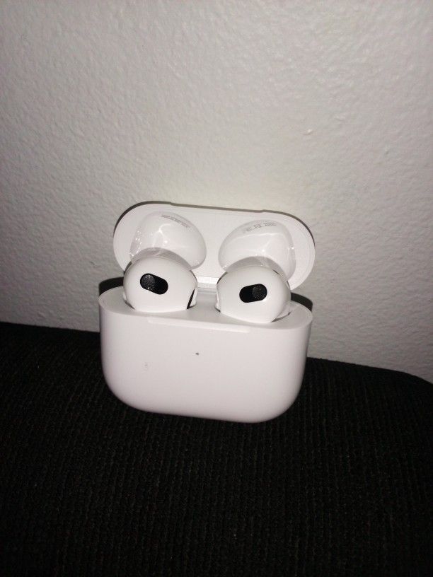 Never Used AirPods 3rd Gen Earbuds S
