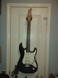 Everything to start Strat Guitar & Amp & Cable