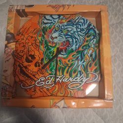 Ed HARDY GLASS CLOCK. 