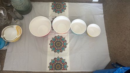 4-Piece Mixing/Serving Bowl Set