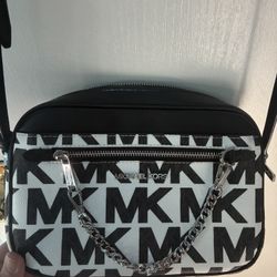 Michael Kors Crossbody purse