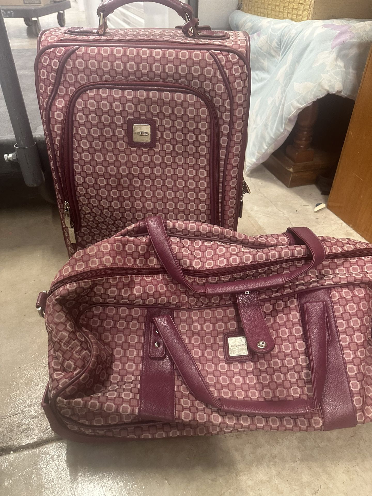 Nine West Rolling Luggage Combo