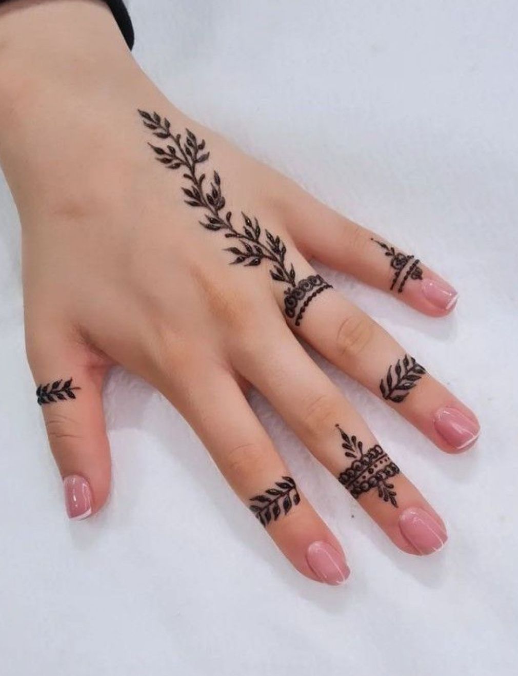 Henna Artist