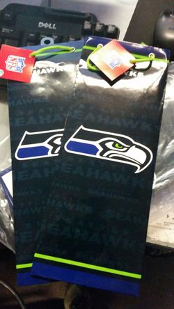 2/ Seattle seahawks wine/Gift bag