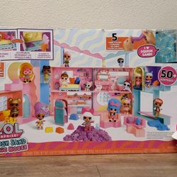 L.o.L Dollhouse + 23 Mini Dolls and Accessories 