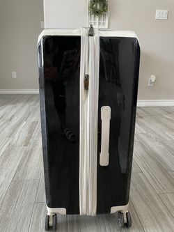 BCBGMAXAZRIA Luggage Hardside 27 Suitcase with Spinner Wheels for Sale in Harlingen TX OfferUp