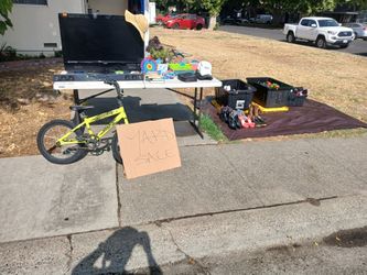 YARD SALE !!!....EVERYTHING MUST GO....CHEAP PRICES ON ALL ITEMS